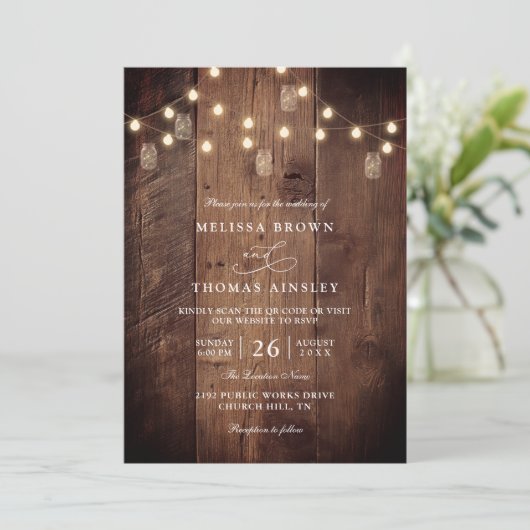 Rustic Barn Wood String Lights QR Code Wedding Kaart (Staand voorkant)