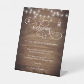 Rustic Barn Wood String Lights Unplugged Ceremony Reclamebord Met Voetstuk (Voorkant)