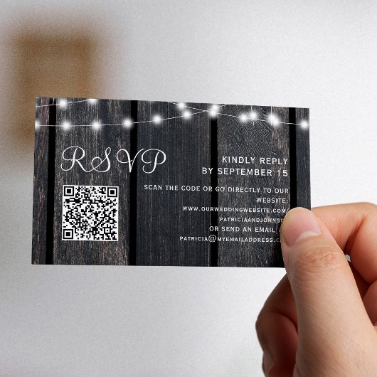 Rustic barn wood string lights wedding QR RSVP Informatiekaartje