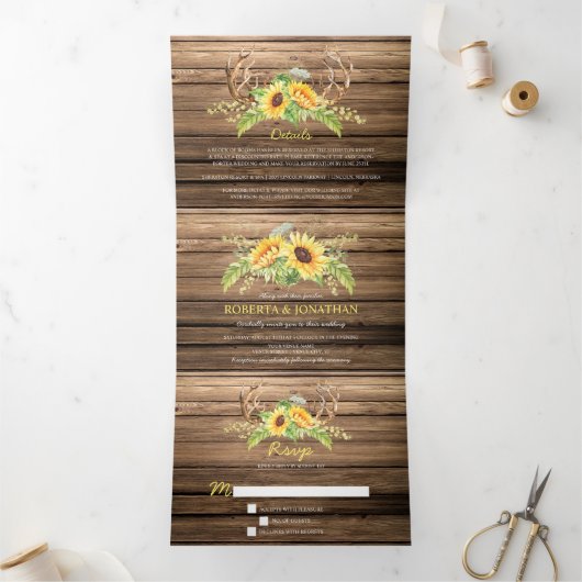Rustic Barn Wood Sunflower Antlers Weddenschap Drieluik Uitnodiging (Binnen)