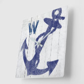 Rustic Beach Wood Blue Nautical Anchor Monogrammed Vierkante Klok (Hoek)