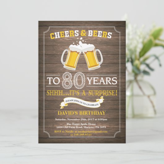 Rustic Beer Surprise 80th Birthday Invitation Kaart (Staand voorkant)