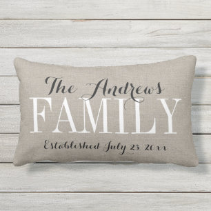 Rustic Beige Family Monogram en huwelijksdatum Buitenkussen