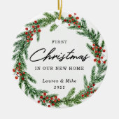 Rustic Berry Krans Eerste Kerstmis in Nieuw Huis Keramisch Ornament (Voorkant)