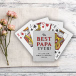 Rustic Best Papa Ever Father Day Keepslag Pokerkaarten<br><div class="desc">Rustic Best Papa Ever Typography Father's Day Plays Cards. De achtergrond is roestgrijze textuur en de tekst is een trendy zwarte en rode typografie. Pas het aan met uw namen. U kunt om het even welke tekst veranderen of het wissen. Deze moderne aangepaste en gepersonaliseerde speelkaarten zijn een perfect cadeau...</div>