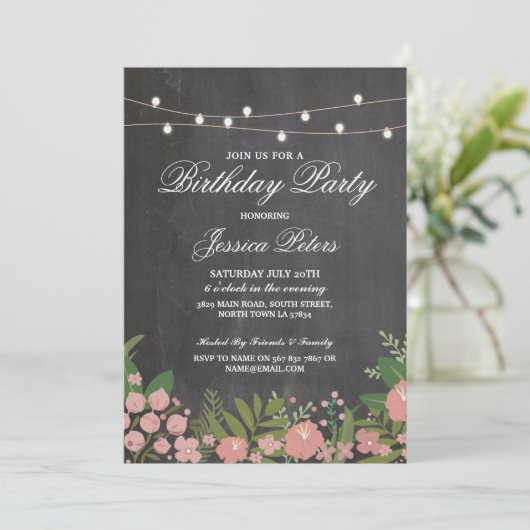 Rustic Birthday Party Coral Floral Chalk Invite Kaart (Staand voorkant)