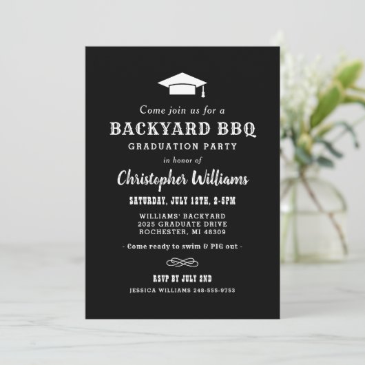 Rustic Black Backyard BBQ Graduation Party Kaart (Staand voorkant)