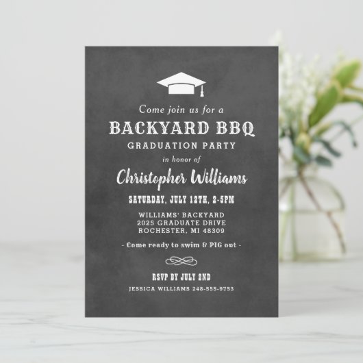 Rustic Black Chalkboard Backyard BBQ Afstuderen Kaart (Staand voorkant)