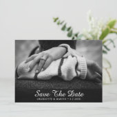 Rustic Black Chalkboard bewaart datumfotokaarten Save The Date (Staand voorkant)
