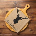 Rustic Black Deer | Kraft | Familienaam Theedoek<br><div class="desc">Introductie van onze Rustic Black Deer op Kraft design,  een perfecte mix van tijdloze charme en gepersonaliseerde elegantie! Breng een vleugje rustieke charme en familiepride in uw huis of verras iemand speciaal met een uniek cadeau. Pas uw rustieke zwarte hert aan | Kraft | Familienaam product vandaag!</div>