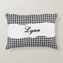 Rustic Black Gingham Personalized Name Accent Kussen