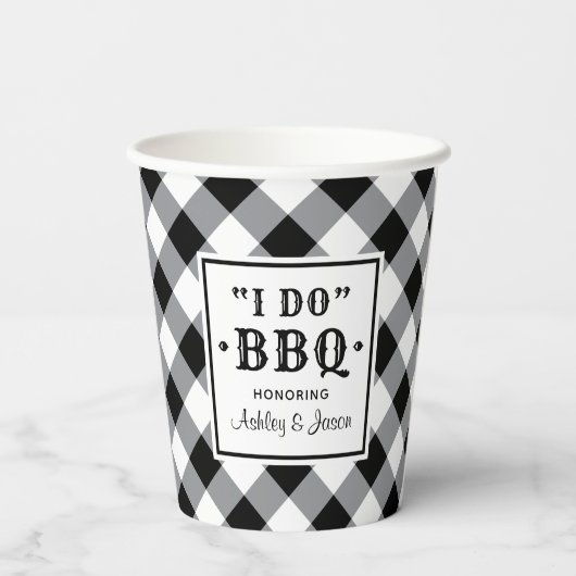 Rustic Black I Do BBQ Custom Wedding Monogram Papieren Bekers (Achterkant)