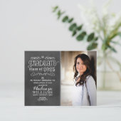 Rustic Black Krijtbord 2025 Afstuderen Fotofeest Uitnodiging Briefkaart (Staand voorkant)