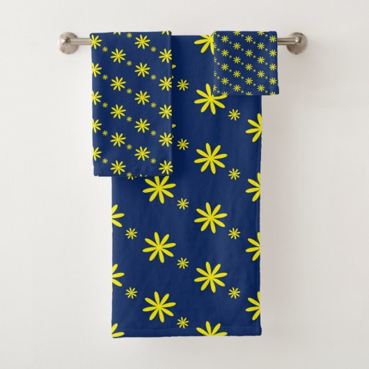 Rustic Blauw Gele Bloem Bloeit Whimsical Bloemstuk Bad Handdoek (Insitu)