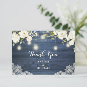 Rustic Blauw Houten Kant Witte Bloemen Bruiloft Bedankkaart (Staand voorkant)