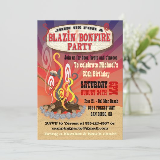 Rustic Blazin Bonfire Party Uitnodigingen (Staand voorkant)