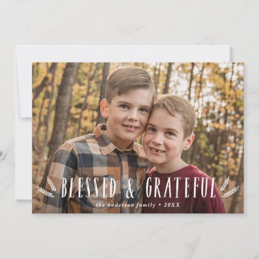 Rustic Blessed en Grateful Thanksgiving 2 Foto Feestdagenkaart (Voorkant)