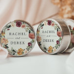 Rustic Bloom | Floral Wreath Wedding Ronde Sticker<br><div class="desc">Verzegel uw uitnodigingsenveloppen of gunsten met deze elegante florale trouwstickers die uw namen bevatten, omgeven door een poot van waterverf rozen en broodjes in rijke herfsthutten van bogundy, marsala, wazige roze en ivoor, met donkergroene bladeren en bladeren. Ontworpen om te coördineren met ons Rustic Bloom floral bruiloft collectie voor herfst-...</div>