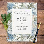 Rustic Blue Floral Wedding Planner<br><div class="desc">Volg al je belangrijke afspraken en datums met dit prachtige trouwplanner-notitieboek. Het is ontworpen met schoppen van blauw waterverf. Creëer door Simply Farmhouse Press.</div>