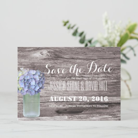 Rustic Blue Hydrangea Mason Jar Wood Save the Date (Staand voorkant)