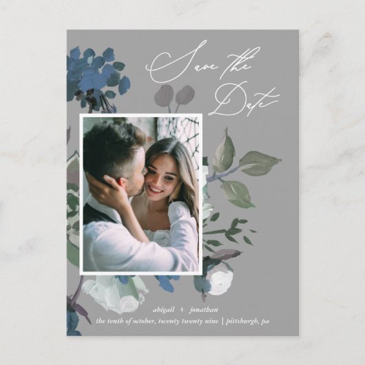Rustic Blue Waterverf Bouquet Save the Date Uitnodiging Briefkaart (Voorkant)