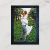 Rustic Blue Wood Foto QR Wedding RSVP Informatiekaartje (Achterkant)