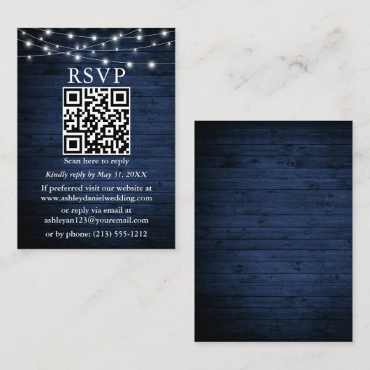 Rustic Blue Wood String Lights QR Wedding RSVP Informatiekaartje (Voorkant / Achterkant)