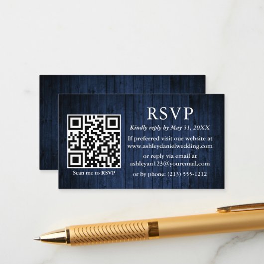 Rustic Blue Wood Wedding QR RSVP Informatiekaartje (Voorkant / Achterkant in situ)