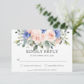 Rustic Blush Blue Floral Rozen Anemones Wedding RSVP Kaartje (Staand voorkant)