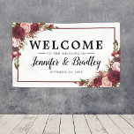 Rustic Blush Burgundy Flowers Wedding Spandoek<br><div class="desc">De elegante luxe trouwwelkomstbanner met een gewone witte achtergrond die kan worden veranderd in elke kleur,  een dunne burgunde rand,  een serie marsala-rode,  bruine en wazige roze waterverf bloemen,  en een stijlvolle sjabloon voor het trouwbord die gemakkelijk te personaliseren is.</div>