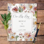 Rustic Blush Pink Wildflower Wedding Planner<br><div class="desc">Volg alle afspraken en speciale datums voor je grote dag. Dit ontwerp kenmerkt een waterverf florale achtergrond in verschillende tinten van wazige roze,  wit,  geel,  lavender,  en groen op een zachte waterverf roze achtergrond. Creëer door Simply Farmhouse Press.</div>