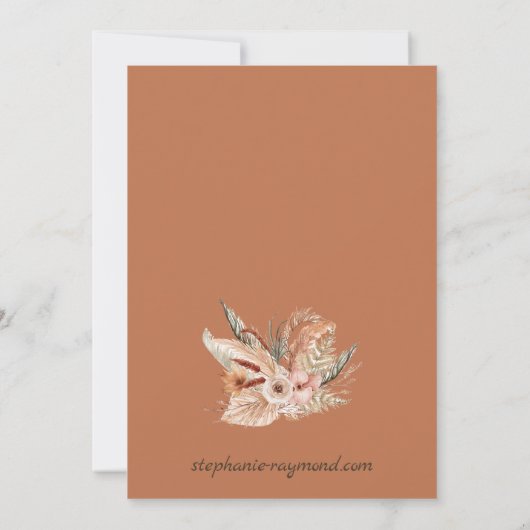 Rustic-Boho Florals & Feathers bruiloft uitnodigin Kaart (Achterkant)