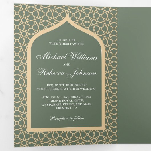 Rustic Boho Indian Lattice Arch Sage Green Wedding Drieluik Uitnodiging (Binnenzijde eerst)