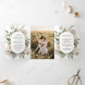Rustic Boho Ivory Rozen Sage Green Leaves Wedding Drieluik Uitnodiging (Binnen)