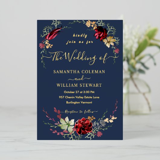 Rustic Boho Wildflower Elegant Navy Wedding Folie Uitnodiging (Staand Voorkant)