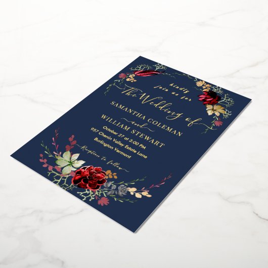 Rustic Boho Wildflower Elegant Navy Wedding Folie Uitnodiging (Gedraaid)