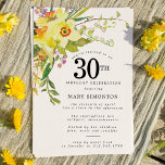 Rustic Boho Yellow Daffodil 30th Birthday Kaart<br><div class="desc">Een mooie voorjaarsflorale regeling biedt gele en witte kleefstoffen. De geassorteerde groenery en daffodil stammen geven het moderne Boho vibe. De achterkant van de 30e verjaardagsuitnodiging is fel zonnig geel. Ideale keuze voor een voorjaarsfeestje.</div>