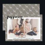 Rustic Brown Grey Burlap Simple Script HAPPINESS Feestdagenkaart<br><div class="desc">Rustic Brown Grey Burlap Simple Script HAPPINESS Holiday Kaart. Verstuur aanpasbare en gepersonaliseerde vakantiegroeten naar vrienden, collega's en familie in eenvoudige, stijlvolle, elegante en moderne, feestelijke, minimalistische stijlkaarten voor het fotoontwerp! Een prachtige kalligrafie van "HAPPINESS" lijsten je foto vooraan. Onder foto kenmerkt uw bericht van de douanegroet van uw familienaam...</div>
