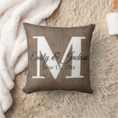 Rustic Brown Linen Monogram Familienaam Wedding Kussen (Deken)