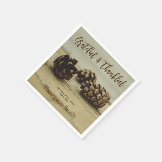 Rustic Brown Pinecones Custom Name Thanksgiving Servet (Hoek)