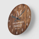 Rustic Brown Wood Custom Family Monogram and Name Ronde Klok (Hoek)