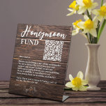 Rustic Brown Wood Elegant QR Code Honeymoon Fund Reclamebord Met Voetstuk<br><div class="desc">Robuust ontwerp met elegante manuscripttypografie in witte en bruine kleuren. Tekst aan personaliseren.</div>