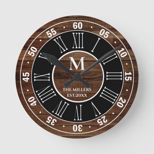 Rustic Brown Wood Pallet Roman Numeral Monogram Ronde Klok (Voorkant)
