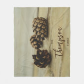 Rustic Bruine Denneappels Herfst Foto Aangepaste N Fleece Deken (Voorkant)