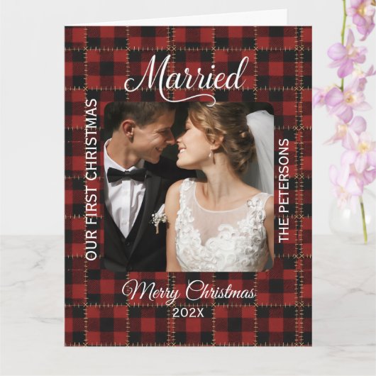 Rustic Buffalo Plaid Married First Christmas Kaart (Orchidee)