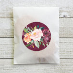 Rustic Burgundy and Blush Herfst Floral Wedding Ronde Sticker<br><div class="desc">De sticker van de decoratieve bruiloft is voorzien van een prachtige zomer- en herfst bloemen van waterverf bloemen,  met inbegrip van mooie rozen,  dahlias,  pony's en groen,  in een prachtig herfstpalet van wogoerrood,  goudgeel,  perzik sinaasappel,  wazige roze en groene tinten. Inclusief een rijke rode achtergrondkleur met een getextureerde vormgeving.</div>