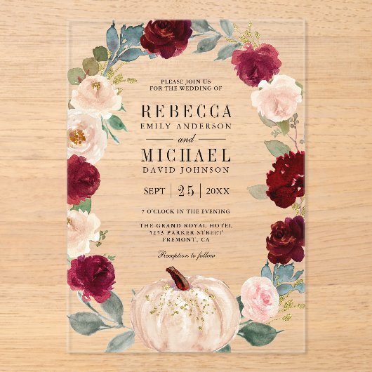 Rustic Burgundy and Peach Floral Pumpkin Wedding Acryl Uitnodigingen (Voorkant)