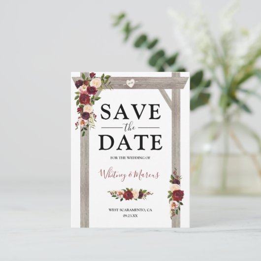 Rustic Burgundy Blush Floral Boho Save the Date Aankondigingskaart (Staand voorkant)