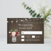 Rustic Burgundy Blush Floral Mason Jar Wedding RSVP Kaartje (Staand voorkant)