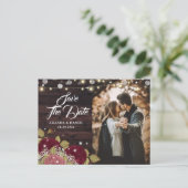 Rustic Burgundy Blush Floral Photo Save the Date Aankondigingskaart (Staand voorkant)
